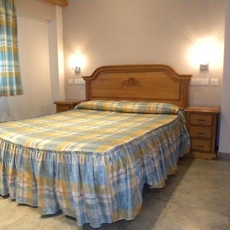 Hotel Duque De Calabria Manzanera Pokoj fotografie
