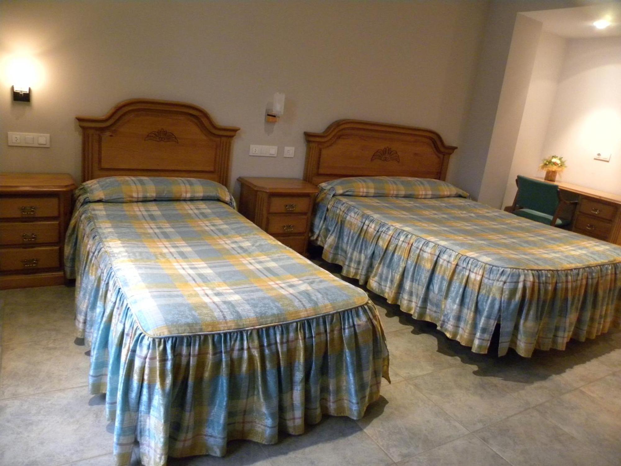 Hotel Duque De Calabria Manzanera Pokoj fotografie